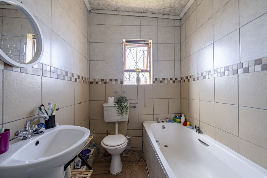 3 Bedroom Property for Sale in Overbaakens Eastern Cape